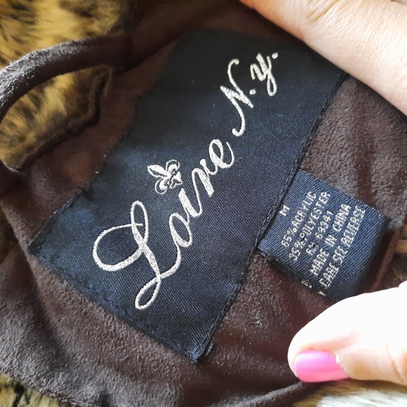 Loire NY Faux Fur Lined and Suede Windblocking Pop Up  Faux Fur Collar - Picture 6 of 11